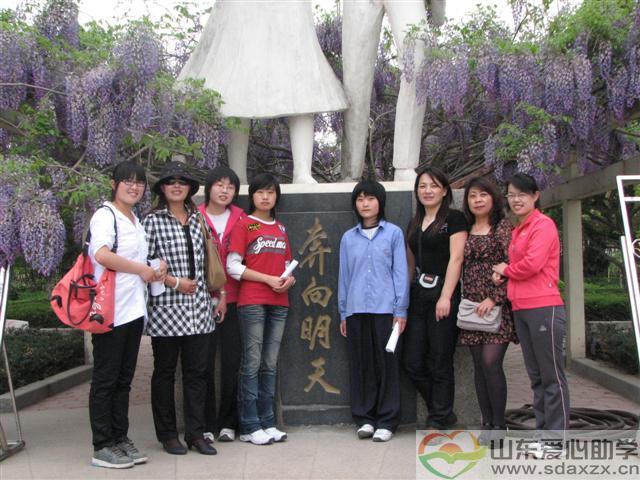 回来顺路去回访即将高考的学生